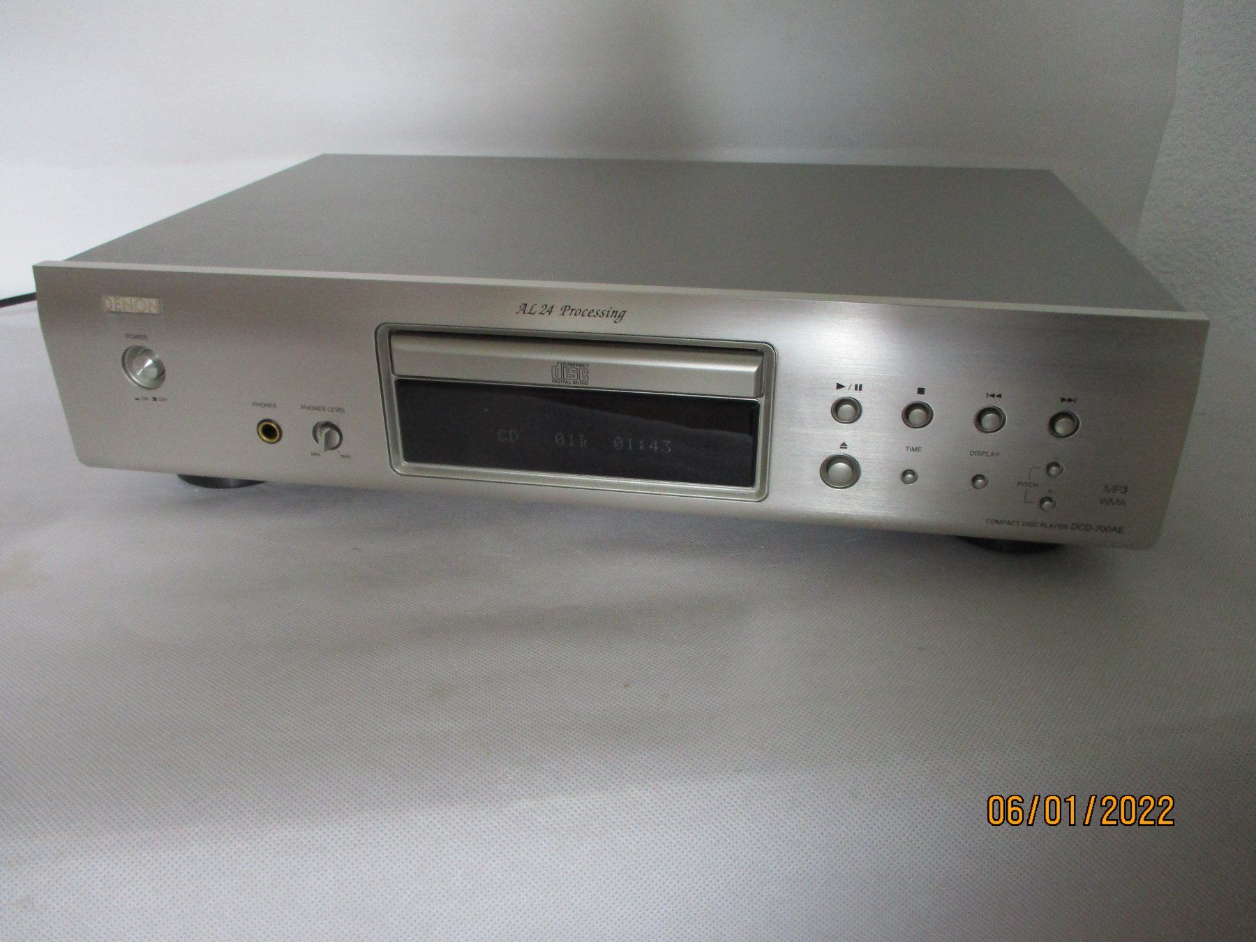 Denon Lettore multimediale & Streamer: Denon DCD-700AE CD-Player mit MP3 in Silber – Usato da Liestal venduto da Disc-Point 8