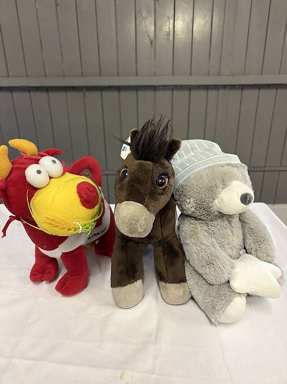 Giocattoli: Lot de 3 Peluche – Usato da Bôle venduto da jes_987t