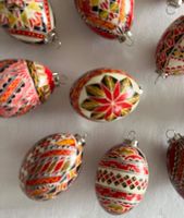 Osterdeko: 12 wunderschöne handbemalte Ostereier
