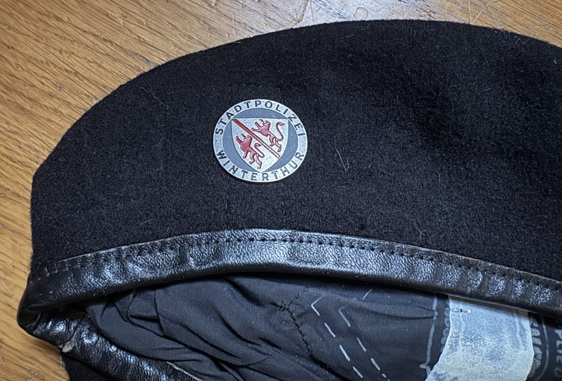 Uniformen: Uniform-Béret Stapo Winterthur – Gebraucht aus Volketswil von zwitsch33 1