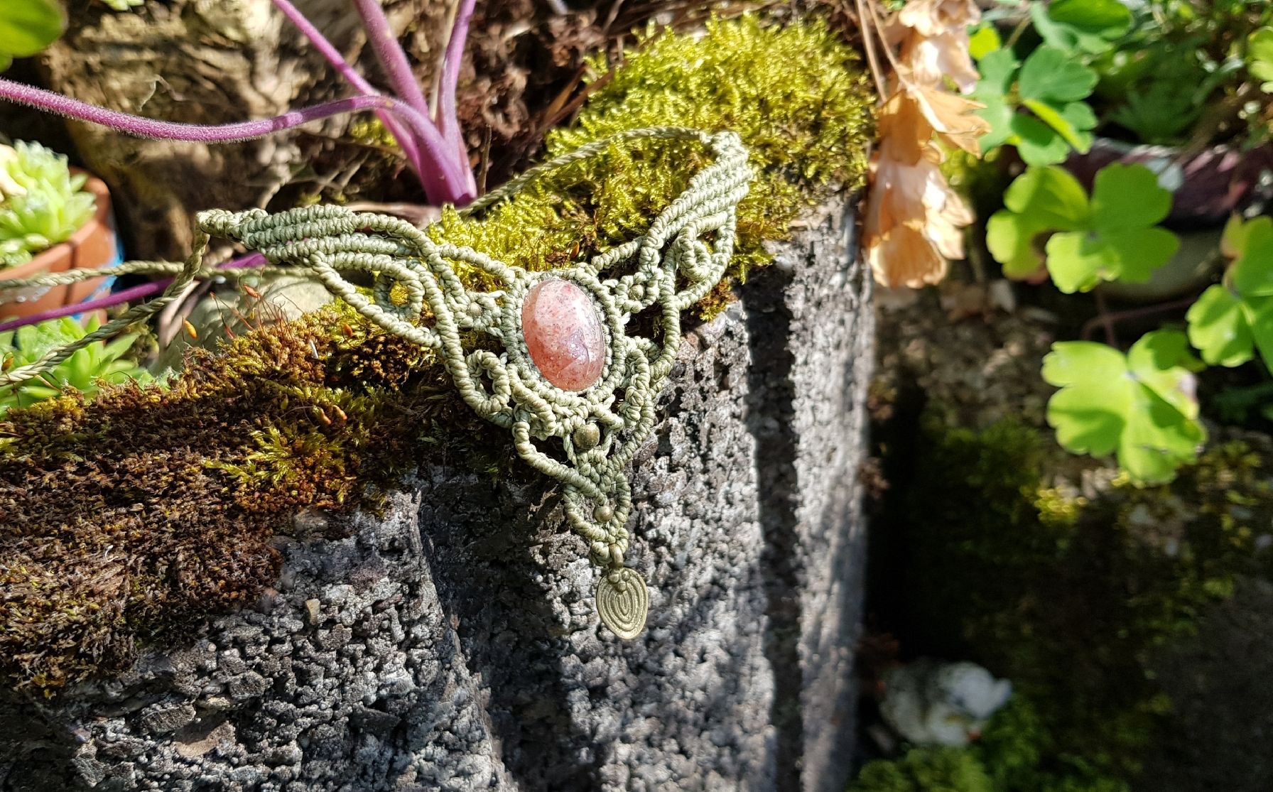 Catenine: Elfen Makramee Kette Sonnenstein handmade – Usato da Menznau venduto da Valinor