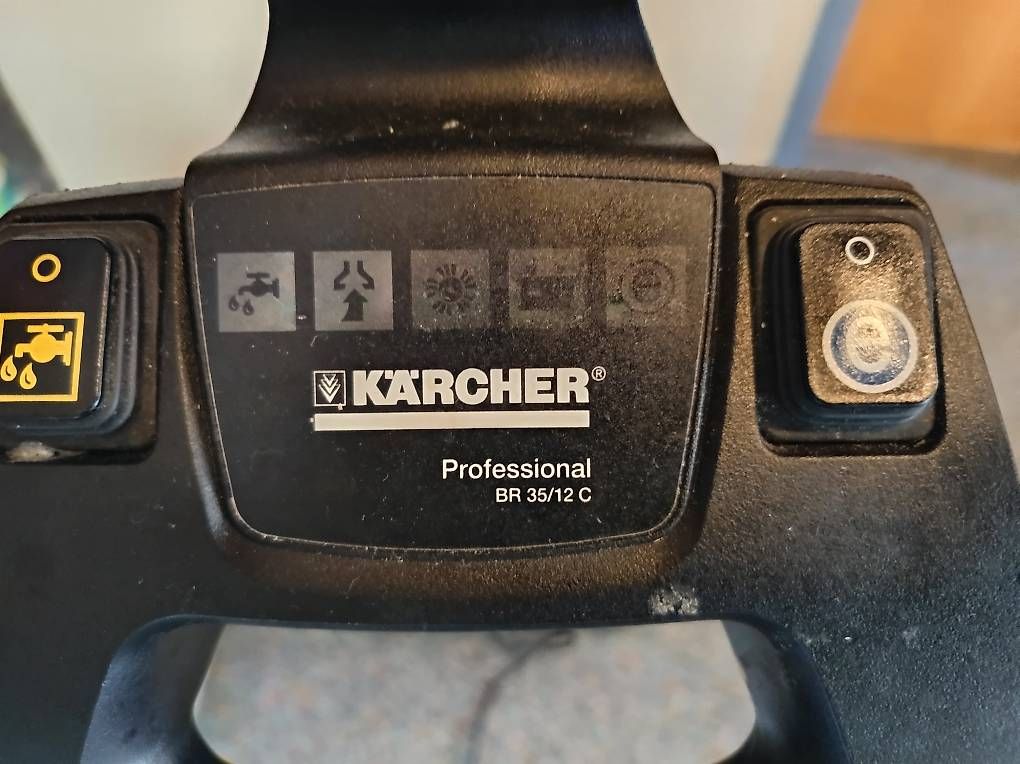 Alle Maschinen: Kärcher Scheuersaugmaschine BR 35/12 C – Gebraucht aus Sattel von Harry3690 2