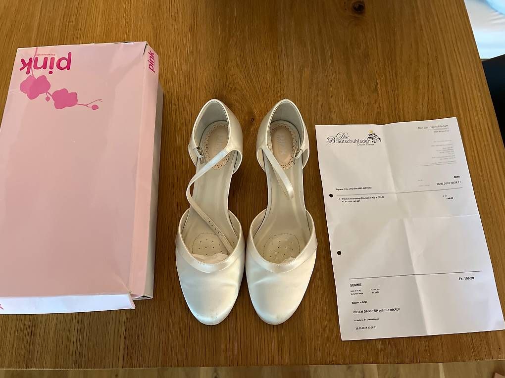 Damenschuhe: Hochzeitsschuhe Grösse 42 – Gebraucht aus Eschenz von BeHappyandSpreadlove