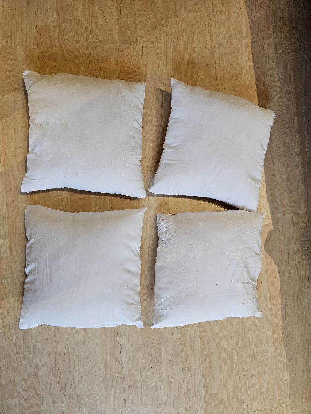 Kissen: 4 Kissen unbenutzt – Neu (gemäss Beschreibung) aus Büttikon AG von PAM120319