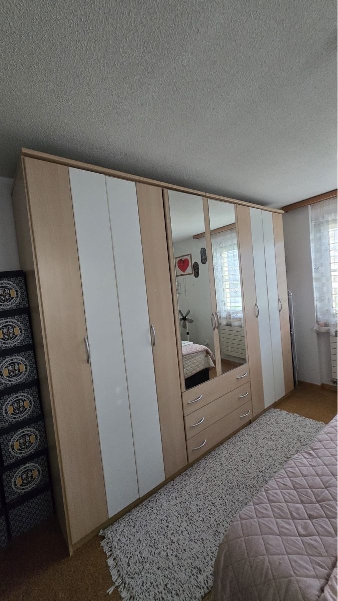 Armoires: Kleiderschrank  – D'occasion à Oberriet SG par tin_78vq