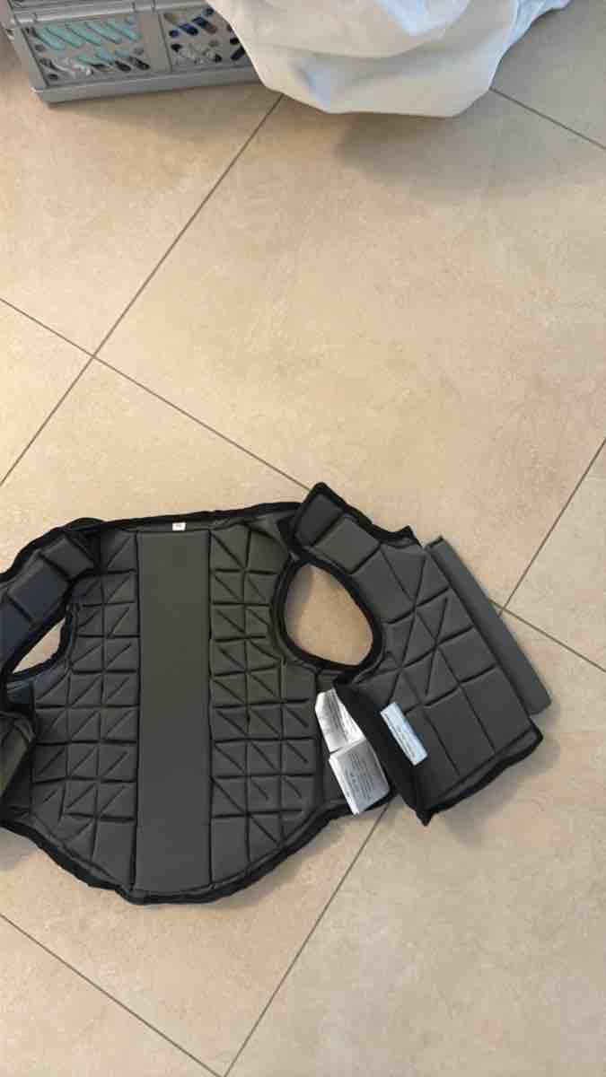 Schutz & Schoner: Protektor USG Kinder Reitweste Grösse Small – Gebraucht aus Cotterd von Chalzedon 1