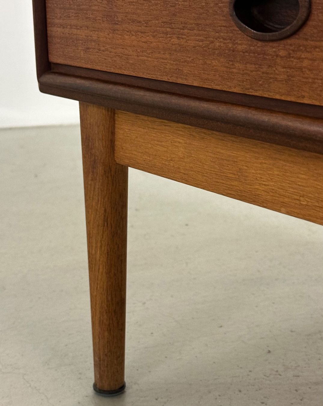 Cassettiere: Teak Kommode Nachtisch Denmark MidCentury 60s – Usato da Basel venduto da MidMod20C 9
