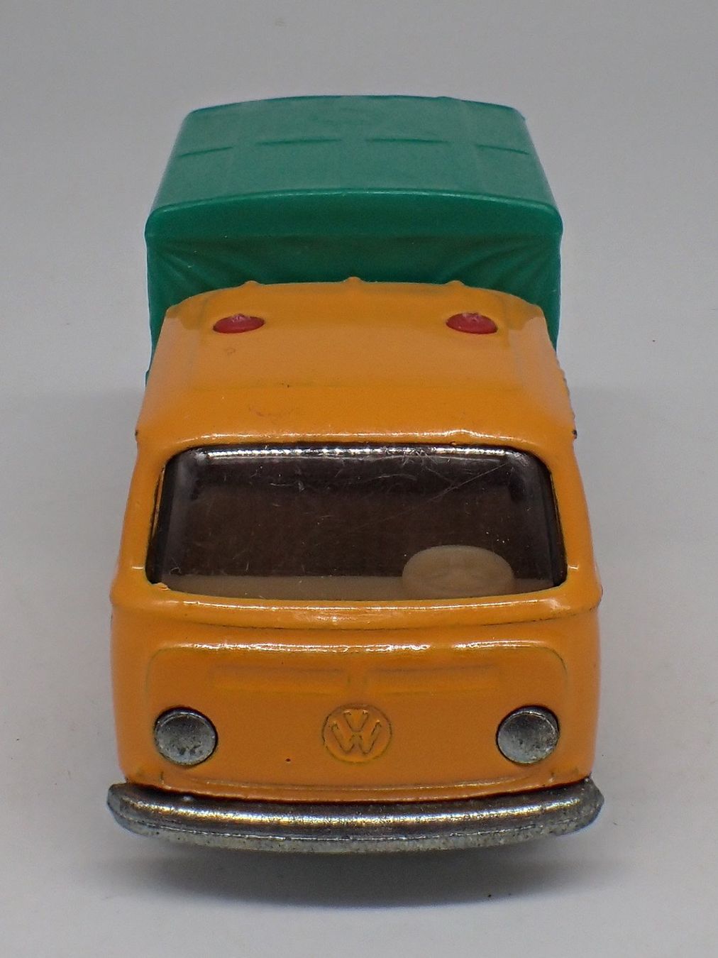 Siku Modellini d'auto: Siku 1331 - VW T2 Pritsche orange – Usato da Ostermundigen venduto da archeopteryx 2