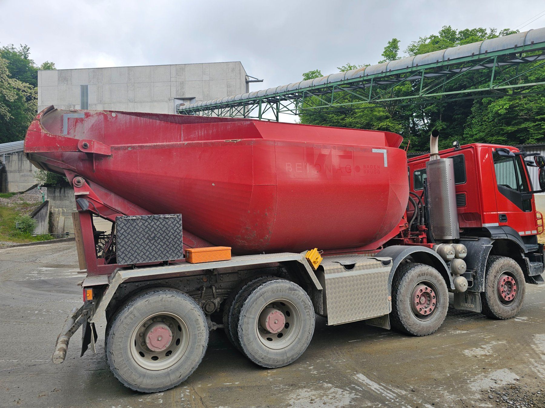 Iveco Camions: Iveco trakker Silo 12m3 340t45 ab MFK – D'occasion à Niederlenz par Kwent 1