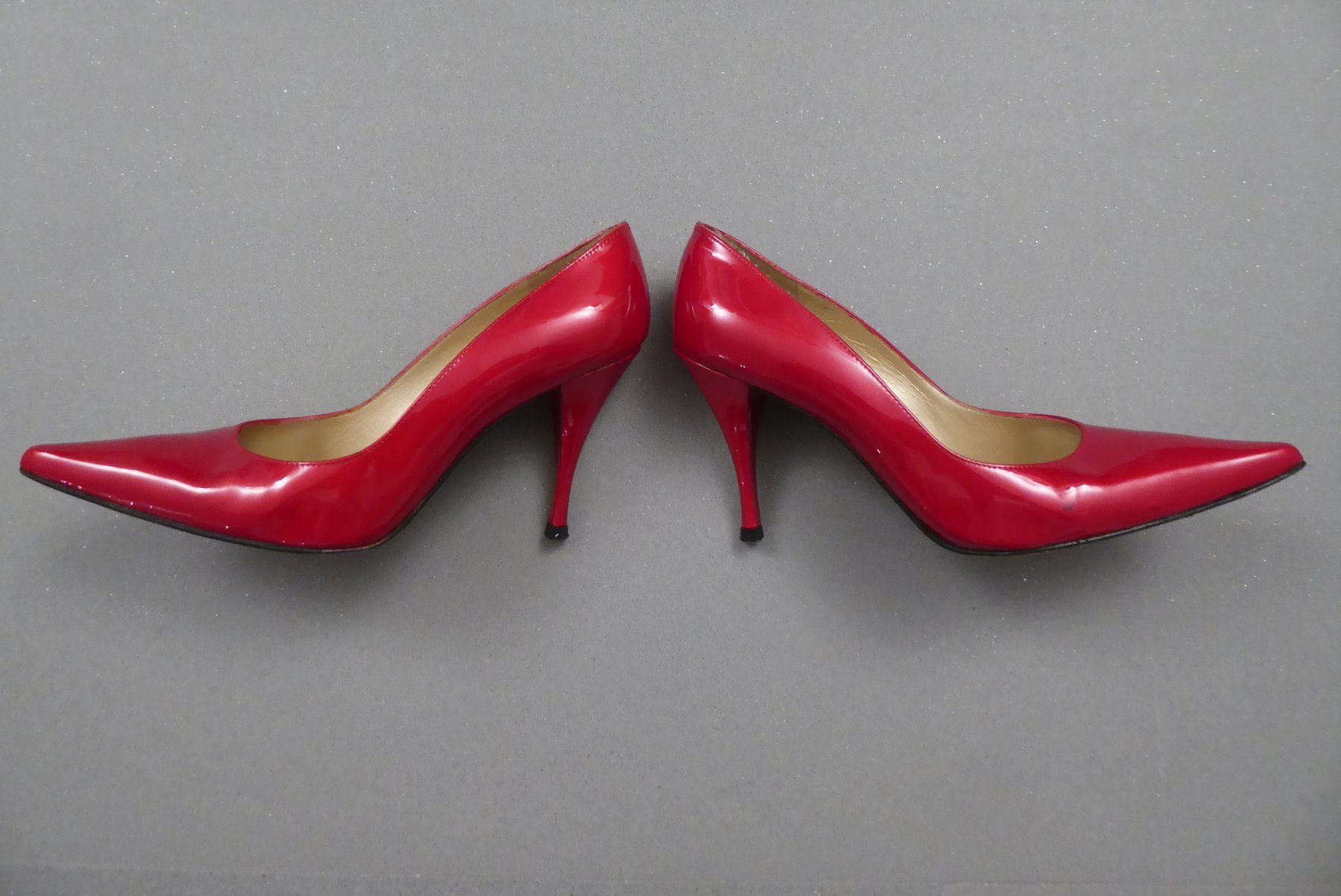 Stuart Weitzman Damenschuhe: Damenschuh der Luxusmarke Stuart Weitzman | rot | Grösse 36 – Gebraucht aus Triesen von Deal1966 2