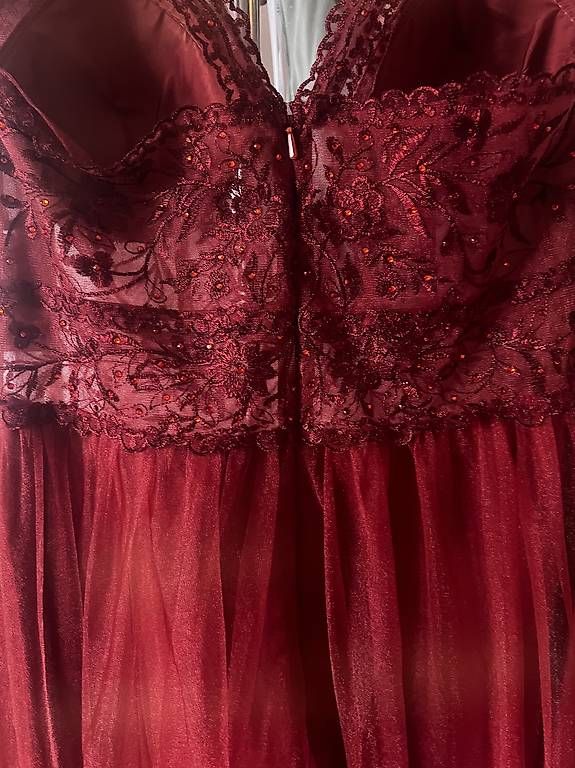 Vestiti: Abendkleid/ Bridemaidskleid  – Usato da Winterthur venduto da Anjarys 1