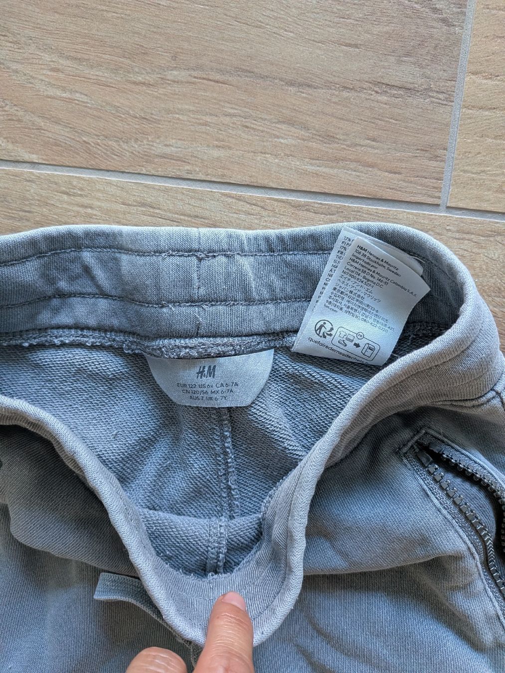 H&M Pantaloni: Trainerhose Grösse 122 – Usato da Eschenbach SG venduto da SanFranciscoCalifornia 1