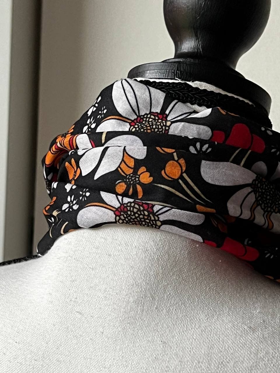 Foulard & Sciarpe: Neuer Schal – Nuovo e nell'imballaggio originale da Riehen venduto da ann_76jw 1