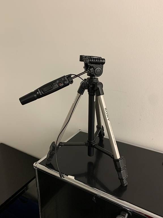 Stative & Köpfe: Stativ SONY REMOTE CONTROL TRIPOD VCT-D580RM – Gebraucht aus Bern von duschenhocker 1