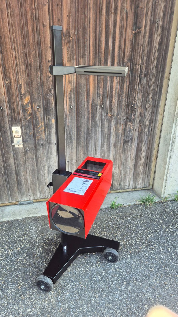 Tutti gli attrezzi: Scheinwerfereinstellgerät  Digilux 1Neuwertig – Usato da Wasen im Emmental venduto da benor1