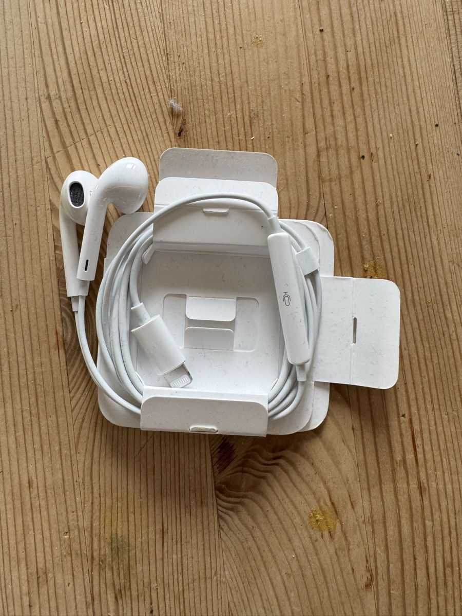 Apple Kopfhörer: Écouteurs Apple, USB-C, neuf – Neu und originalverpackt aus Veyrier von kimedovapa