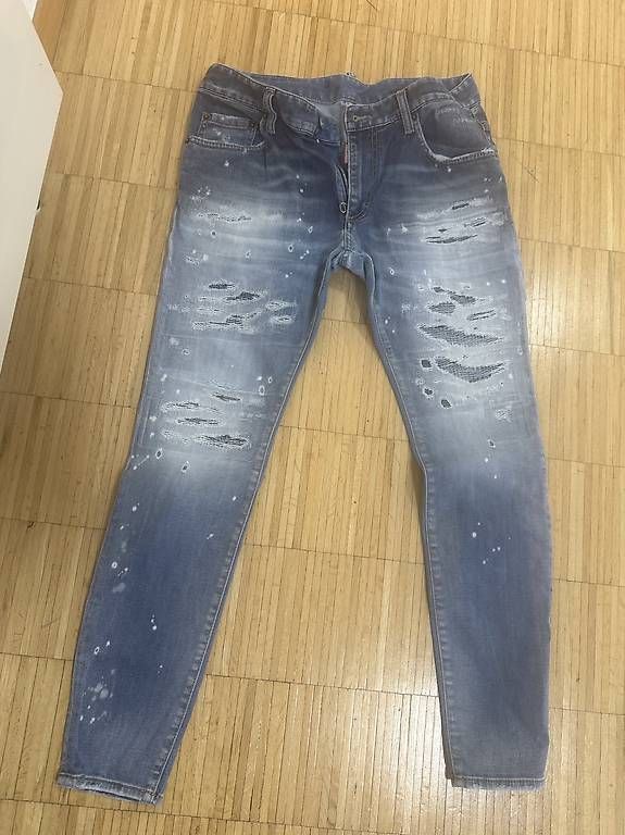 Jeans: Jeans Dsquared – D'occasion à Sementina par Clothesforsell 1