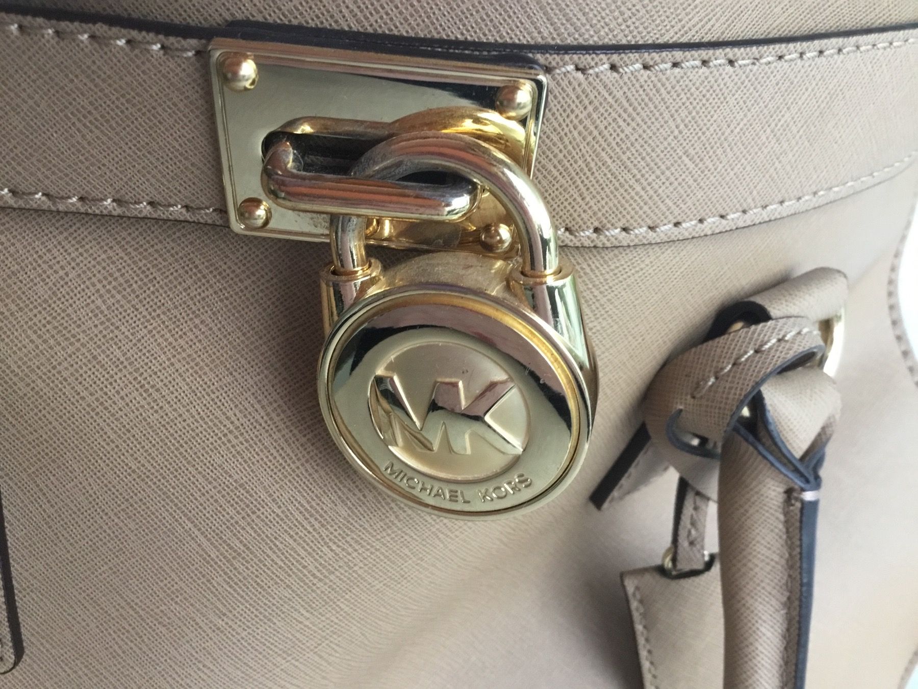 Michael Kors Taschen für Damen: Neuwertige grosse Michael Kors Tasche – Gebraucht aus St. Gallen von chamilla 9
