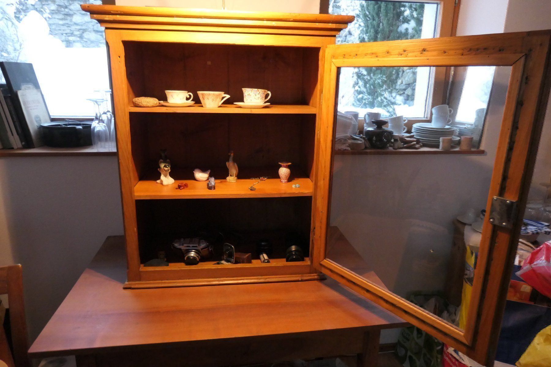 Vetrine: antike Glas-Vitrine mit Beleuchtung – Usato da Fürstenaubruck venduto da PizBeverin2018