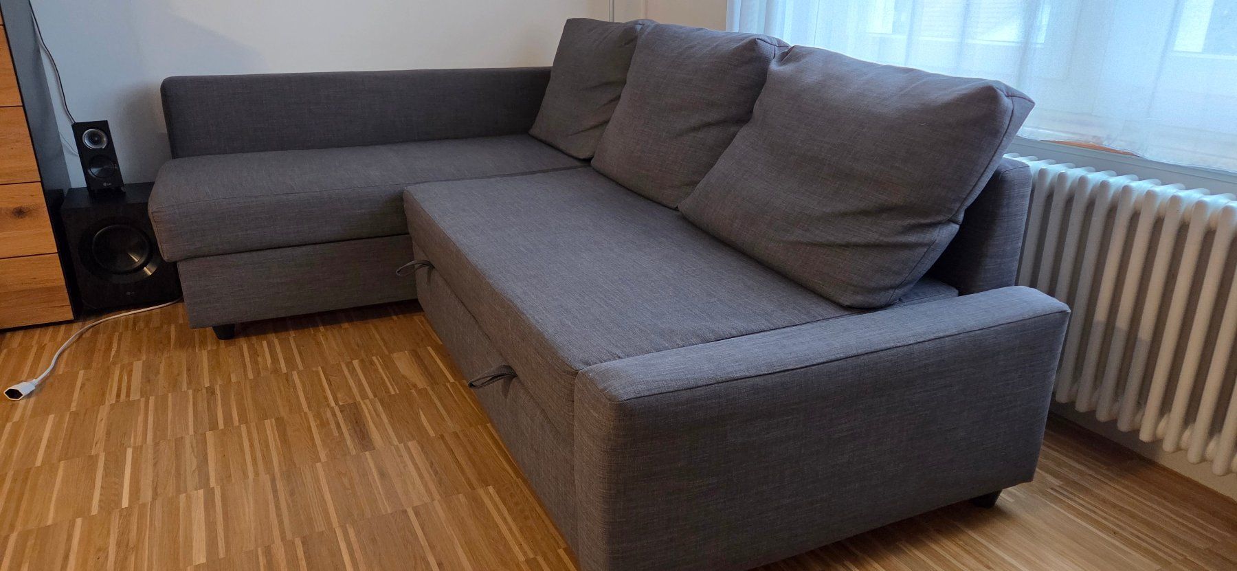 Ikea Divani: Graues Ecksofa mit Bettfunktion und Stauraum – Usato da St. Gallen venduto da pat_66p9 1
