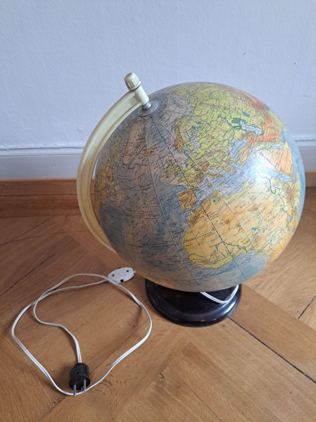 Sonstige Dekorationen & Accessoires: Globus – Gebraucht aus zürich von 123los