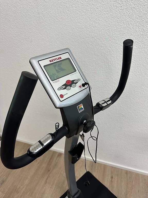 Kettler Hometrainer: Kettler Golf Pro Heimtrainer Ergometer mit Matte – Usato da Obernau venduto da Arche_Noah_Brocki 2