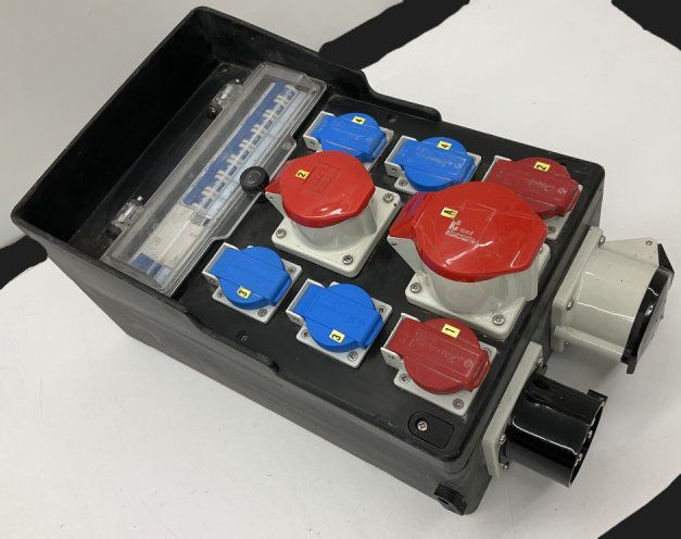 Elettrotecnica: Schlagfester Starkstromverteiler 32A CEE Stecker & Dosen – Usato da Wängi venduto da Thurgauer98