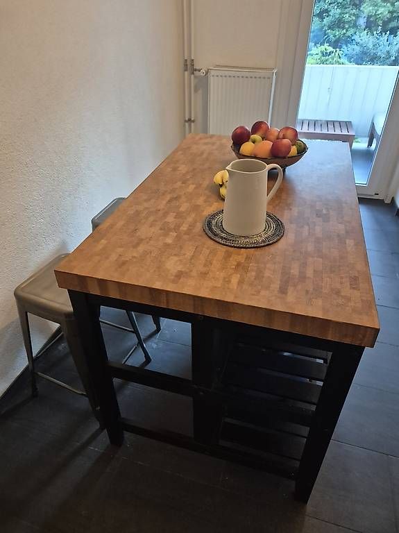 Komplettküchen: Kücheninsel mit 2 Stühlen – Gebraucht aus Basel von jul_hr8h 1