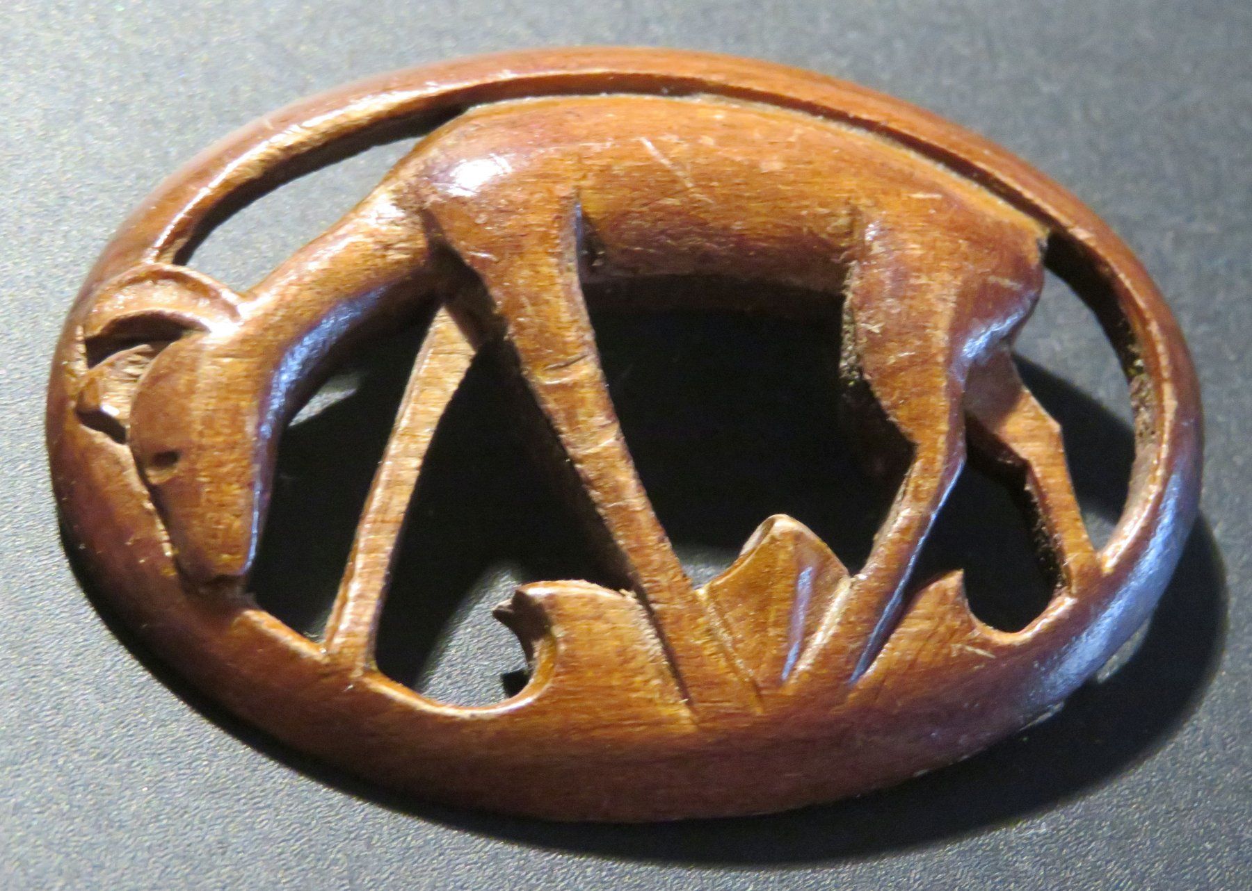 Broschen & Nadeln: Brosche Art Déco, Holz geschnitzt, 54x38 mm – Gebraucht aus Oberriet SG von ganesh435 1
