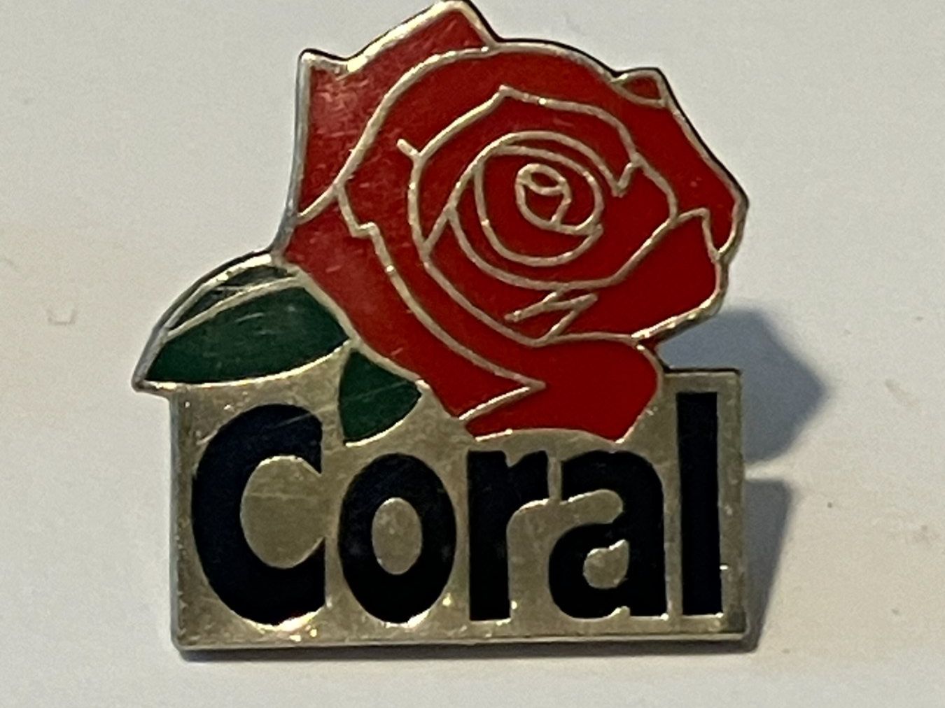 Placchette & Badge: 1 Pin Coral Waschmittel – Usato da Basel venduto da djwwpp