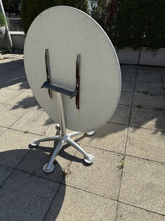 Tavoli: Praktischer Gartentisch zu verschenken – Usato da Ennetbaden venduto da Muckel4 2