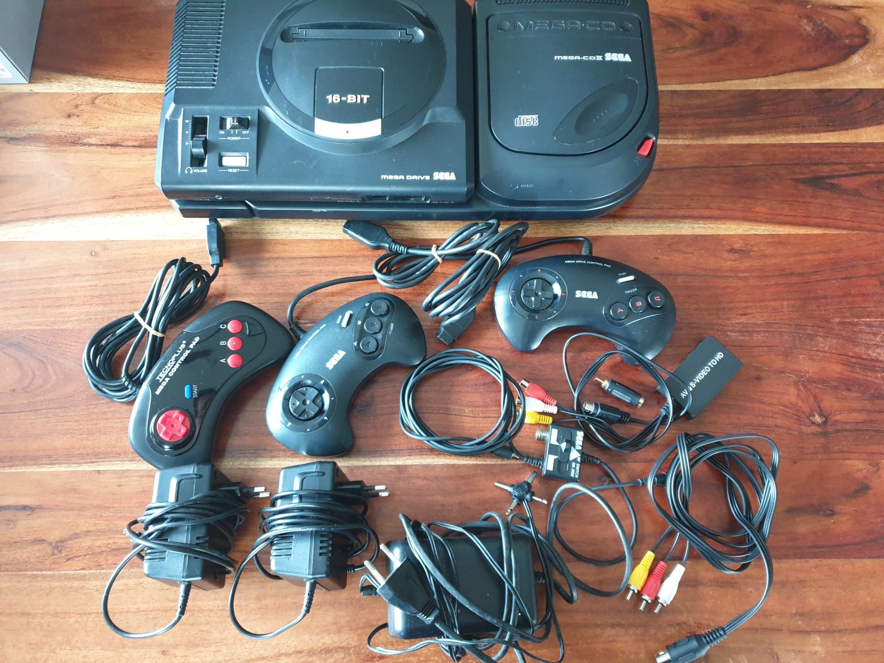 Sega Console: Sega Mega Drive + Sega Mega CD inkl 8 Games – Usato da Rain venduto da chesz