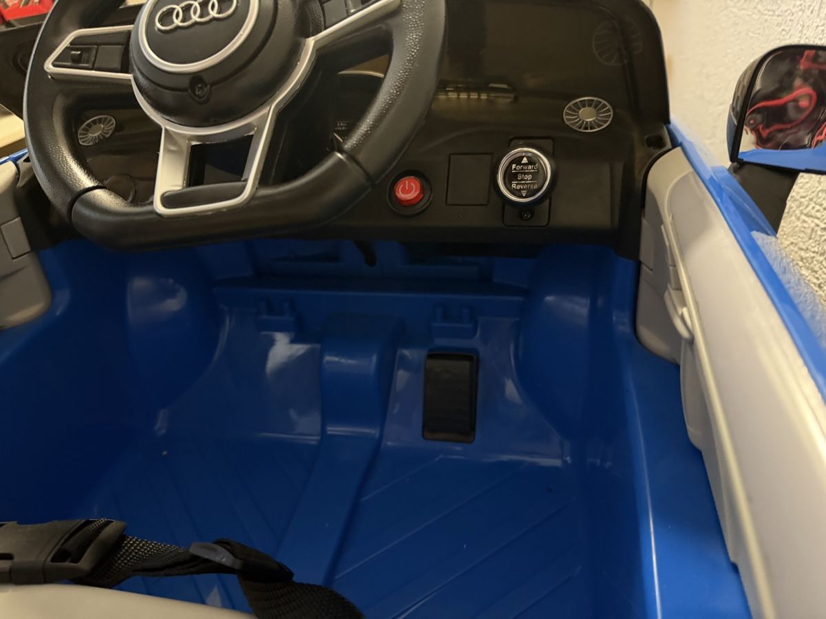 Veicoli per bambini: AudiTT RS Kinder Elektroauto blau – Usato da Schlieren venduto da adi_grp6 1