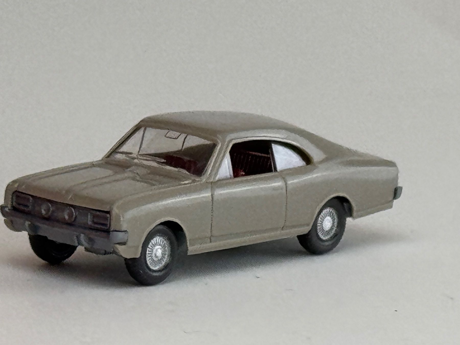 Wiking Modellini d'auto: SG- Wiking Opel Comodoro Coupe graubeige – Usato da Elm venduto da Wikmtz