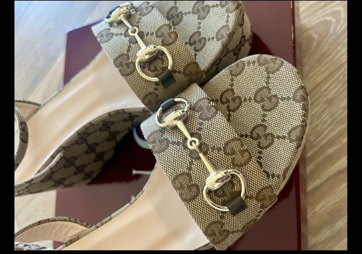 Gucci Chaussures femmes: Gucci canvas Sandale Gr.38 – Neuf avec emballage d'origine à Pfäffikon SZ par EMMA0111 2