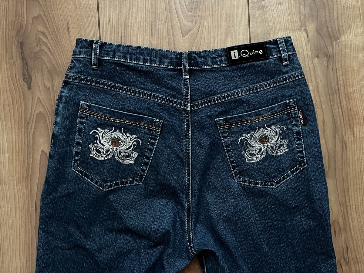 Jeans: Jeans Q-ming dunkle Damen Grösse S – Usato da Thierachern venduto da sha_r8ly