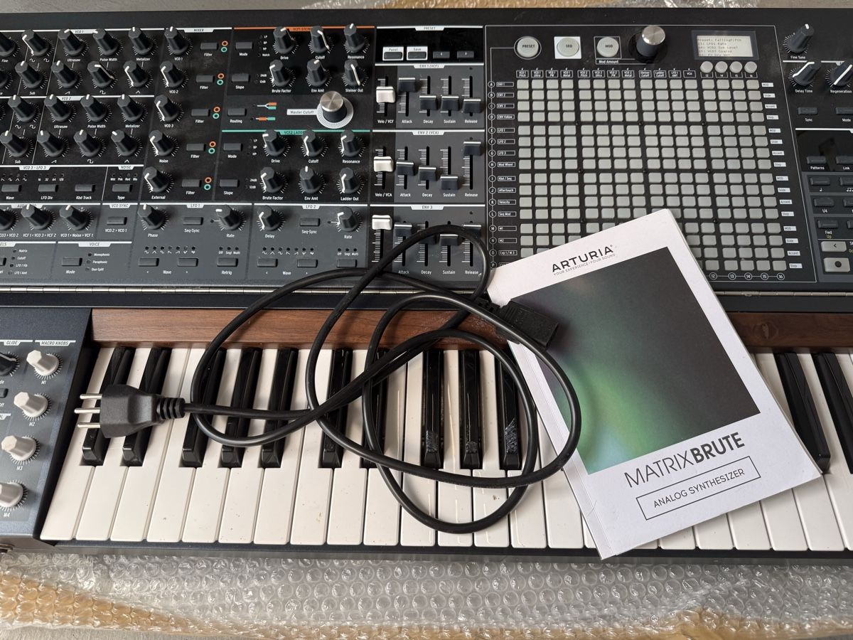 Arturia Strumenti musicali: Arturia MatrixBrute Analog Synthesizer – Nuovo (secondo la descrizione) da Reinach BL venduto da AninaFinds 4
