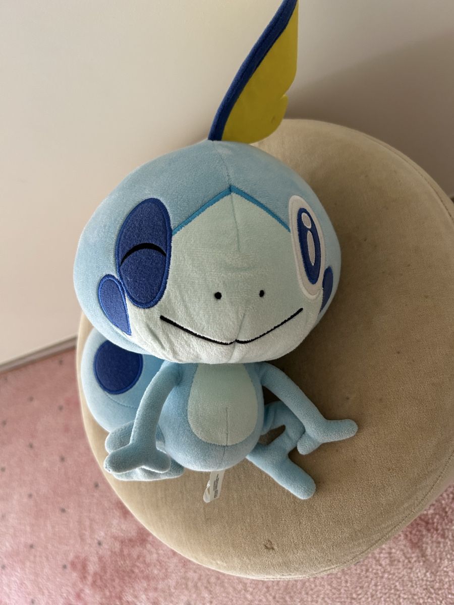 Pokémon Spielzeuge: Pokémon Plüschtier Sobble – ca. 38 cm – Gebraucht aus Rikon im Tösstal von s_tenz