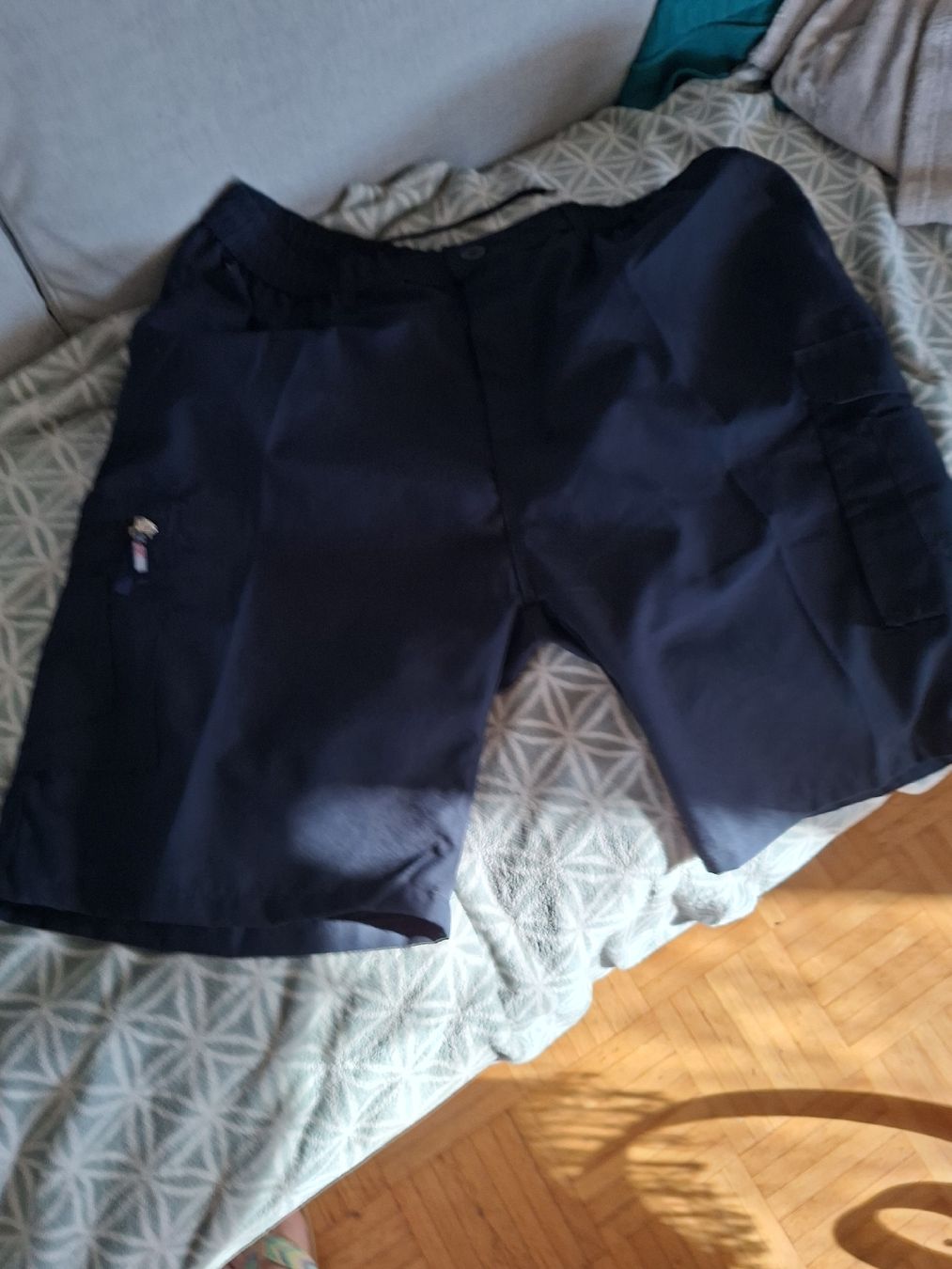 Lotti di vestiti: short – Nuovo (secondo la descrizione) da La Sarraz venduto da Mbeatles 5