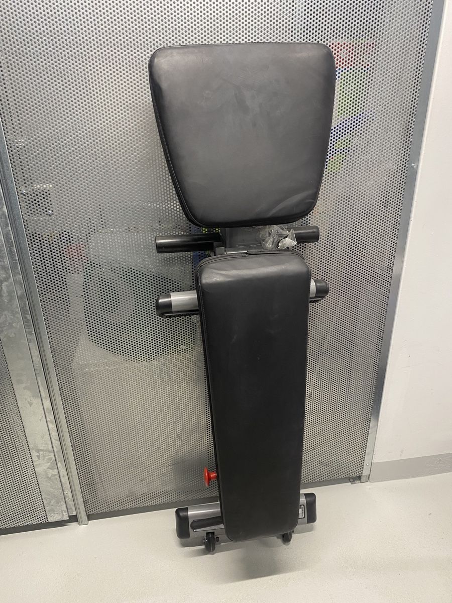 Hometrainer: Adjustable Weight Bench for Home Gym - Great Condition! – Usato da Zürich venduto da jaimpel 1