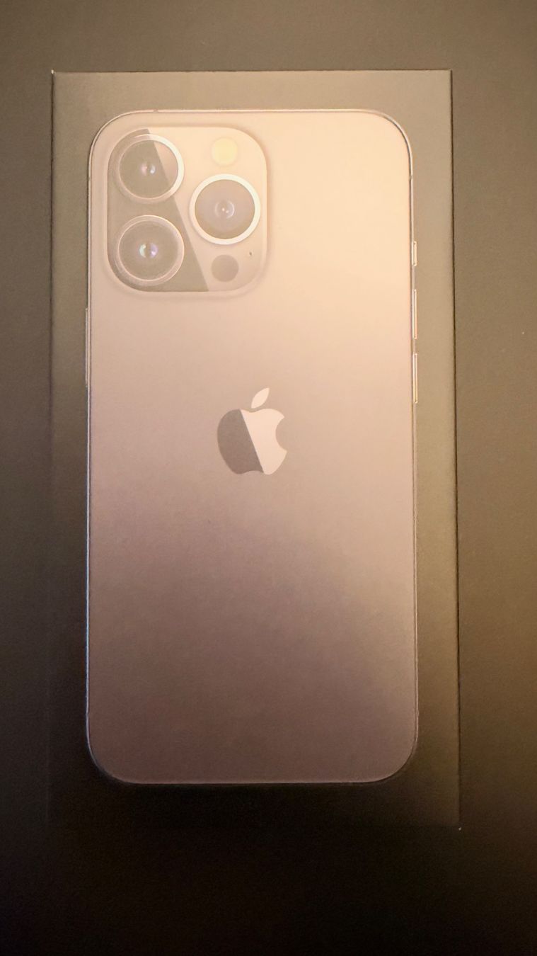 Apple Handys / Smartphones: Apple iPhone 13 Pro 256GB mit QuadLock Hülle – Gebraucht aus Volketswil von Tommy_76 5
