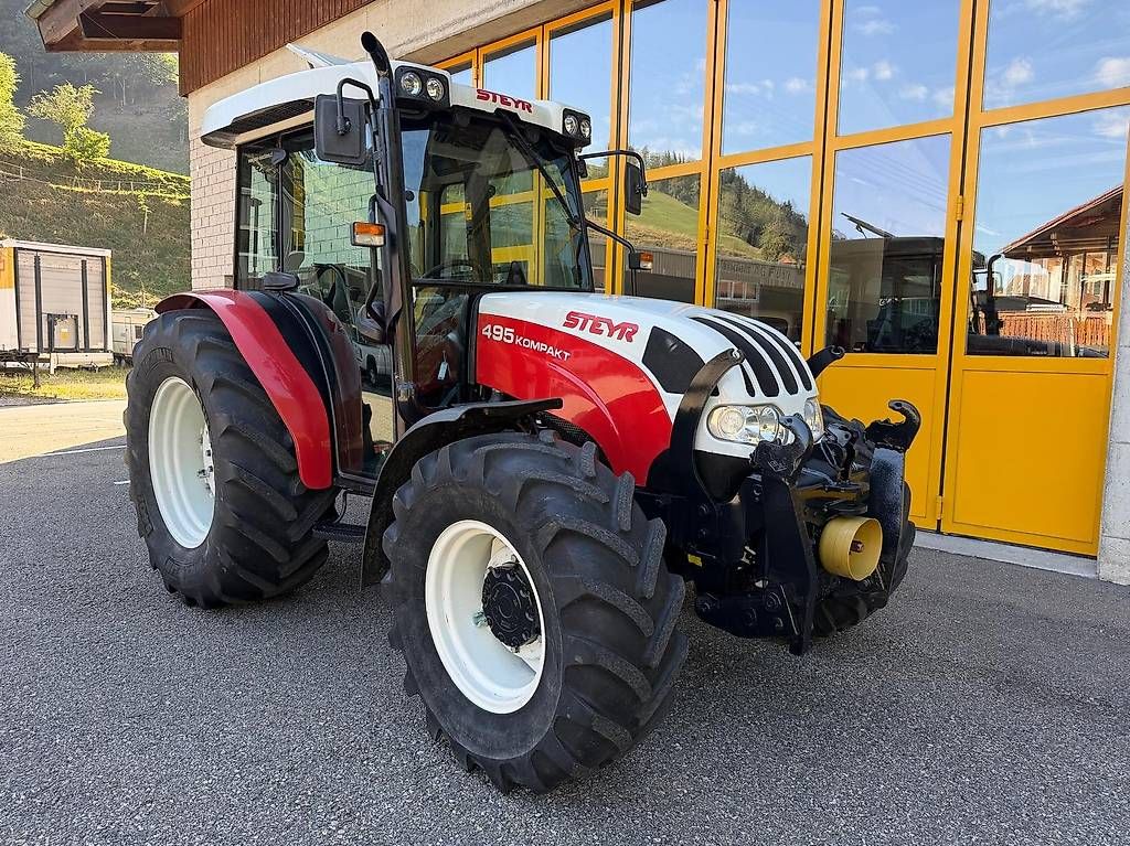 Steyr Trattori: Traktor Steyr 495 Kompakt – Usato da Flühli LU venduto da JeMa-Tech