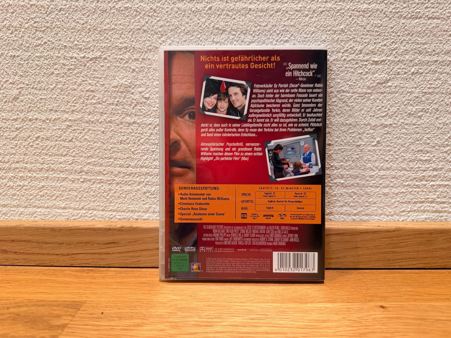 Tutti i DVDs: One Hour Photo (DVD) – Usato da Reinach BL venduto da Graphix 1