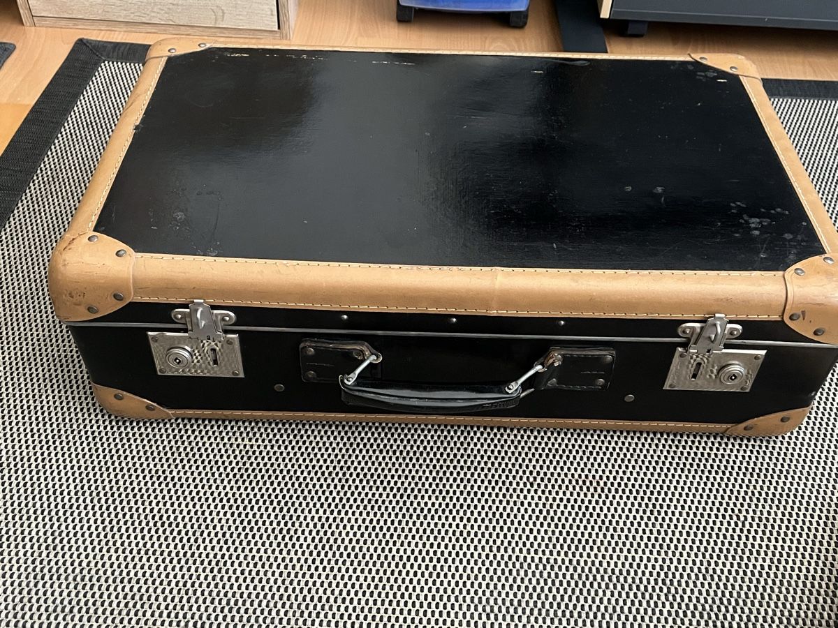 Valises de voyage: Alter Koffer – D'occasion à Starrkirch-Wil par Sejjllam