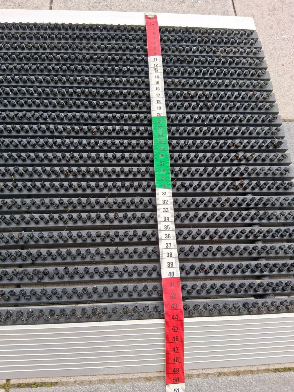 Teppiche: Fussmatte Türmatte Schmutzfangmatte massiv – Gebraucht aus Lengnau AG von Nathi88 2