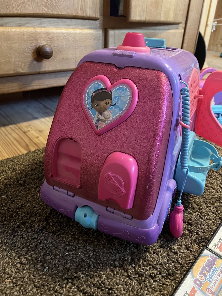 Giocattoli: doc mcstuffins Super set – Usato da S.Bernardino venduto da BarettaA 6