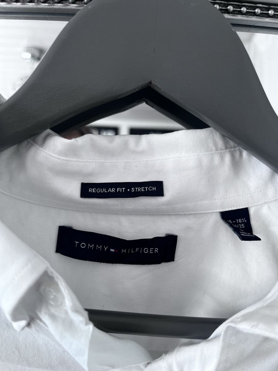 Tommy Hilfiger Camicie: Tommy Hilfiger Regular Fit Hemd – Usato da Gossau SG venduto da viv_6cy2 2
