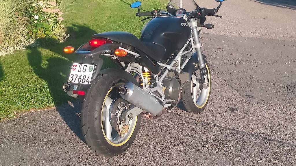 Ducati Strasse: Ducati Moster 600 , 25000 km – Gebraucht aus St. Gallen von bicicletero