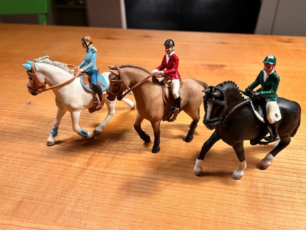 Schleich Pferde Mit Reiter Und Sattel