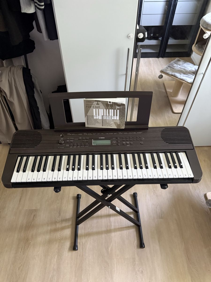 Yamaha Musikinstrumente: Yamaha Digital Keyboard PSR-E360 – Gebraucht aus Biel/Bienne von raj_ber